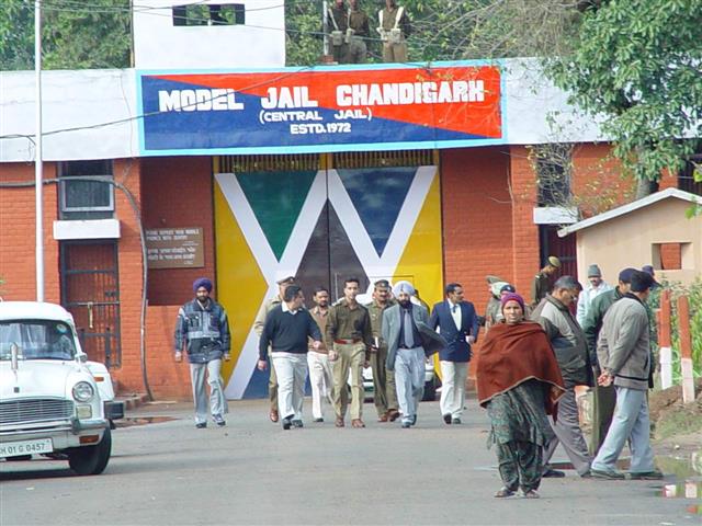Most inmates of Burail Jail below 30 years of age: Report