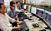 Markets continue to trade weak; Sensex falls nearly 484 points in early trade
