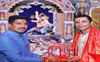 Randeep Hooda visits Mandal Shrimant Bhausaheb Rangari Ganpati