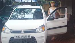 Sara Ali Khan rides Maruti’s Alto 800; ‘Arre baap re itni sasti car’, troll netizens