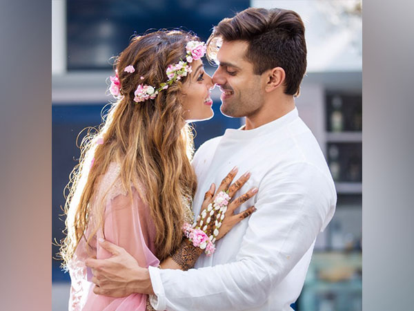 On Bipasha Basu's birthday, hubby Karan Singh Grover shares a sizzling picture with an adorable wish