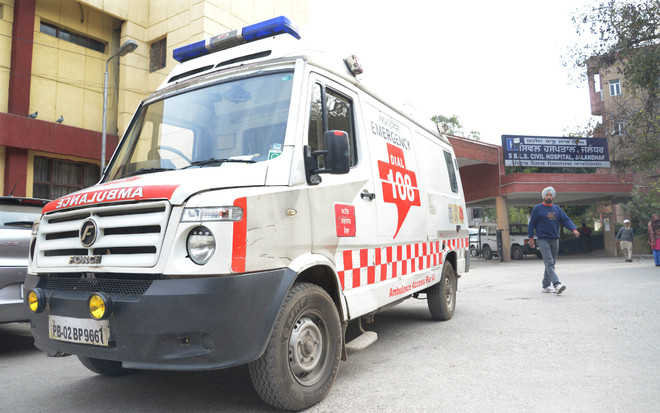 Punjab 108 ambulance employees association hold protest