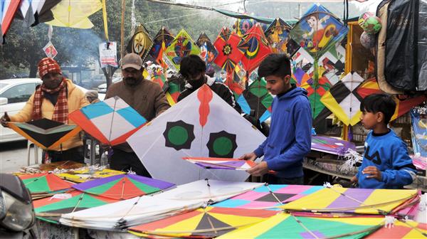 Civic body's campaign against sale of banned kite string in Amritsar