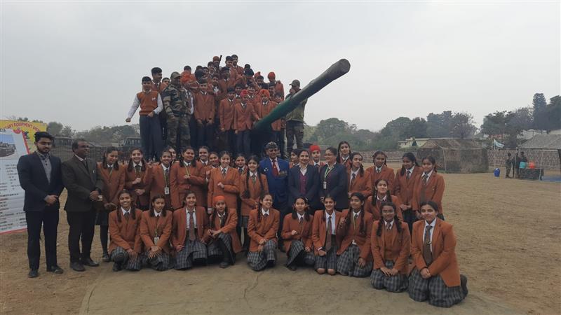 Weapon exhibition enthralls youth and public in Hoshiarpur