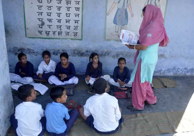 ASER report about decline in reading abilities of students has Himachal Education Minister worried