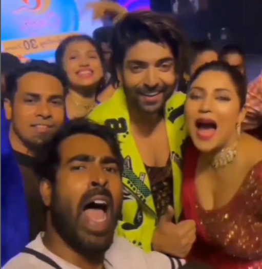 Gurmeet Choudhary injures his leg trying to save his wife Debina Bonnerjee from fans