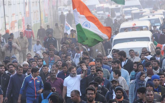 Rahul’s Bharat Jodo Yatra accorded a rousing welcome on CM’s turf