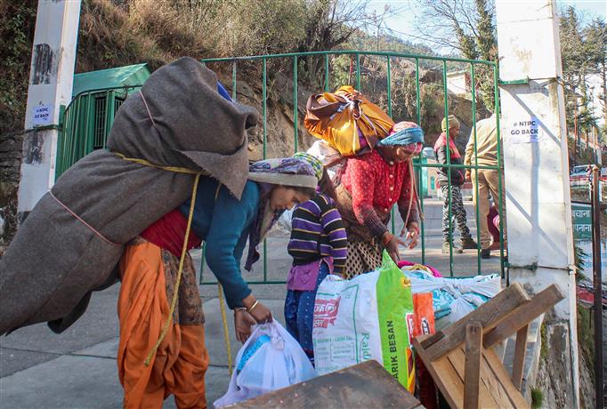 Joshimath crisis: Heaters provided to relief camps, 38 more families evacuated