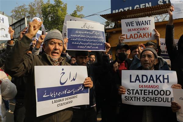 Ladakh outfits hold protest in Jammu, press for statehood