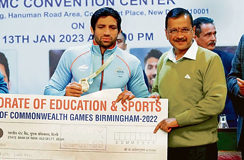 Delhi Govt gives Rs 2.6 crore to 7 Commonwealth Games medallists