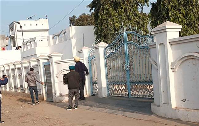 Patiala: Punjab VB inspects Ghanaur ex-MLA Madan Lal Jalalpur's house in assets case