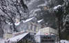 Shimla, Manali get fresh snowfall, 275 roads closed in Himachal Pradesh