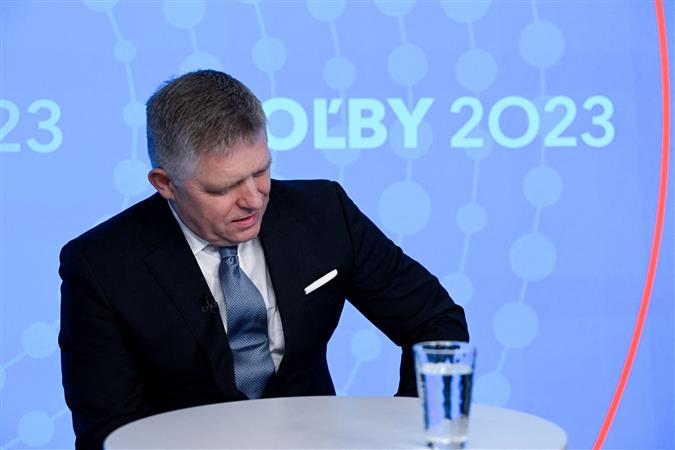 Former PM Robert Fico on course to win Slovak election as most districts report