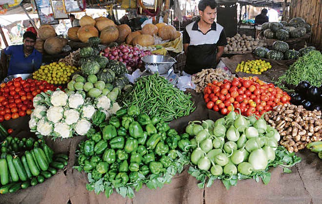 Wholesale inflation remains in negative for sixth month at -0.26 pc in September