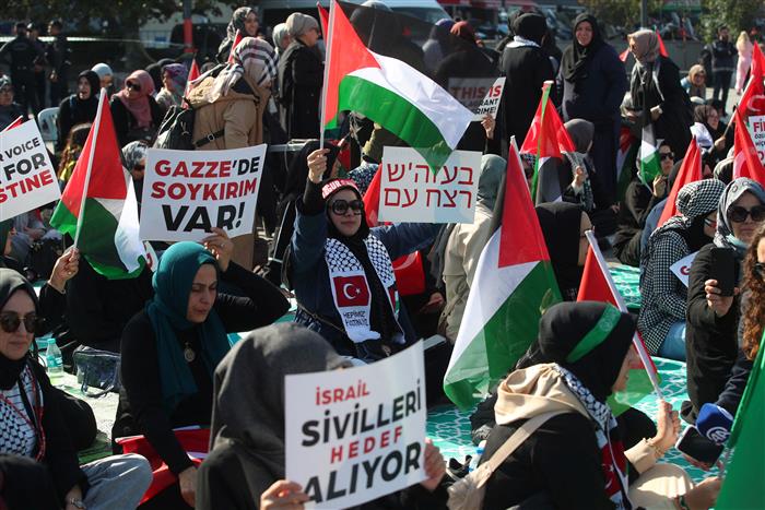 Protesters in several countries demonstrate over Israeli airstrikes