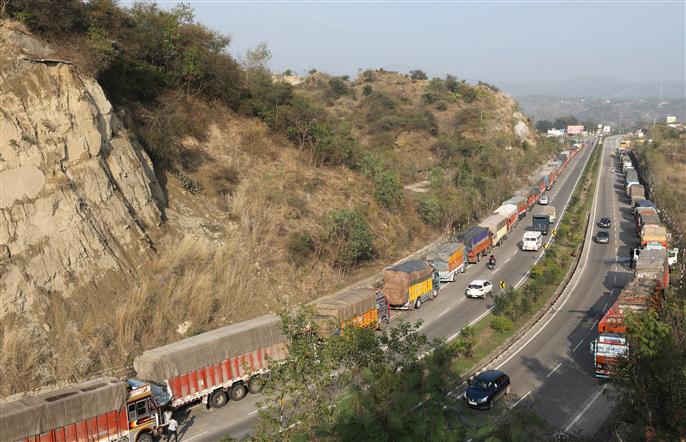 No traffic movement on Srinagar highway for repairs