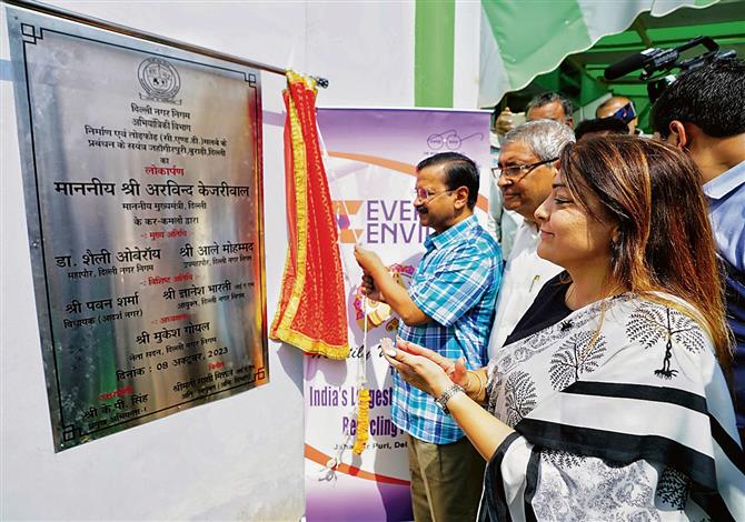 Kejriwal inaugurates waste recycling plant
