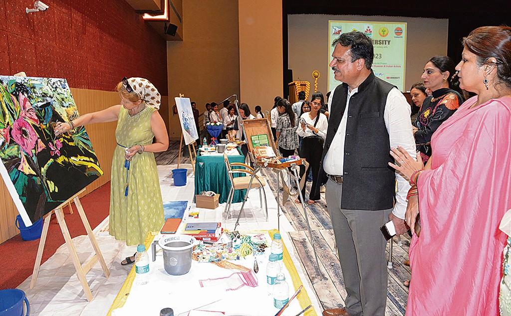 Foreign, Indian artists converge to showcase skills