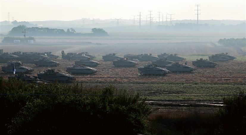 Israeli forces take position for ground assault; UN says 4 lakh people have fled north Gaza