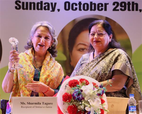 Sharmila Tagore conferred with Imtiaz-e-Jamia at JMI’s 103rd foundation day