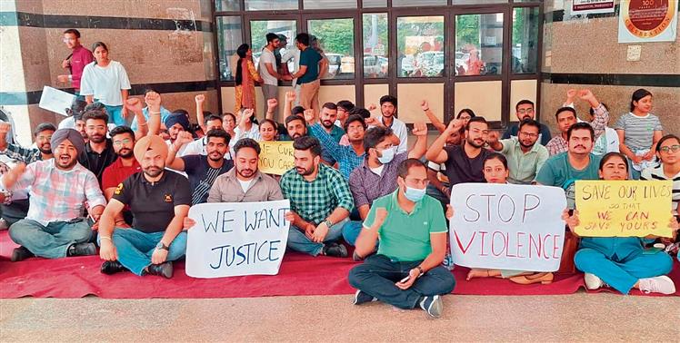 Government Medical College doctors in Amritsar threaten to strike work