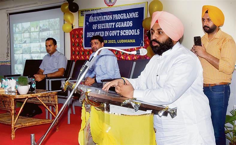 Over 1,300 guards appointed for govt schools, says Punjab Education Minister