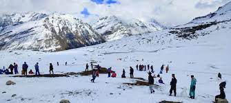 Rohtang receives fresh snowfall, tourists elated