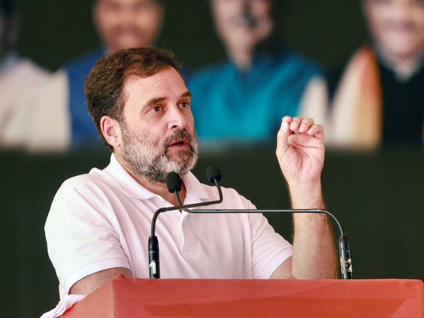 Banner at Congress office hails Rahul Gandhi as 2024 PM, SP hits back