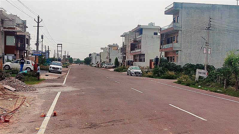 Road width won’t be reduced, residents assured