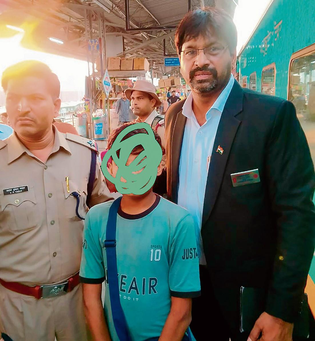 Railway officials reunite child lost in Sachkhand Express with parents
