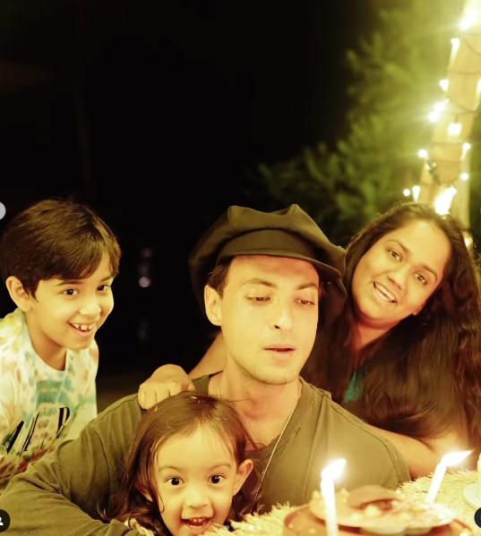Aayush Sharma shares cute videos with wife Arpita and kids from his birthday celebration in Maldives