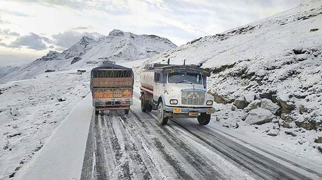 Manali-Leh road blocked after fresh snowfall
