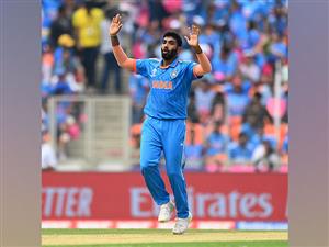 'Steal his boots': Wasim Akram gives hilarious suggestion to stop Jasprit Bumrah