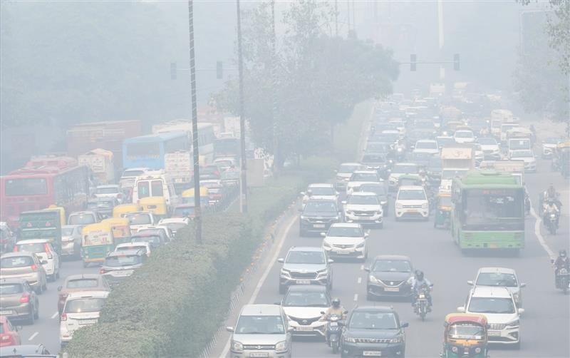 Pollution crisis: Delhi battles toxic air, urges Centre to call emergency meeting
