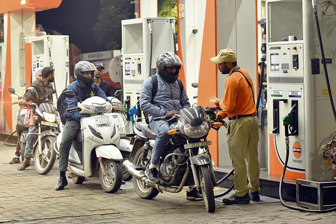 UT yet to review non-EV ban, buyers flock to Mohali, Panchkula