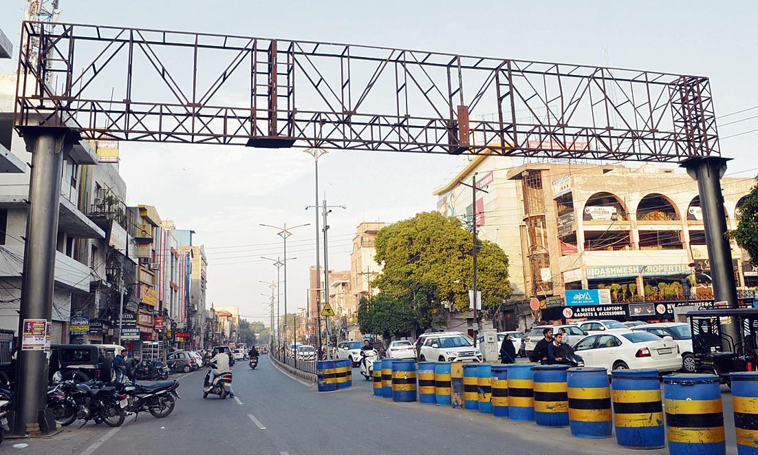 Metal frames with ads encroach on space in commercial areas in Amritsar