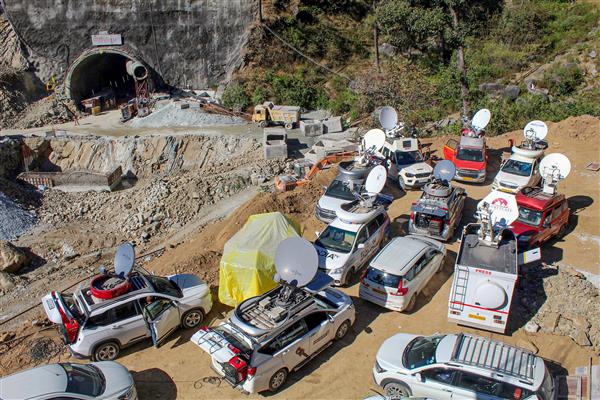 Avoid sensationalising Uttarakhand tunnel rescue operations, government tells TV channels