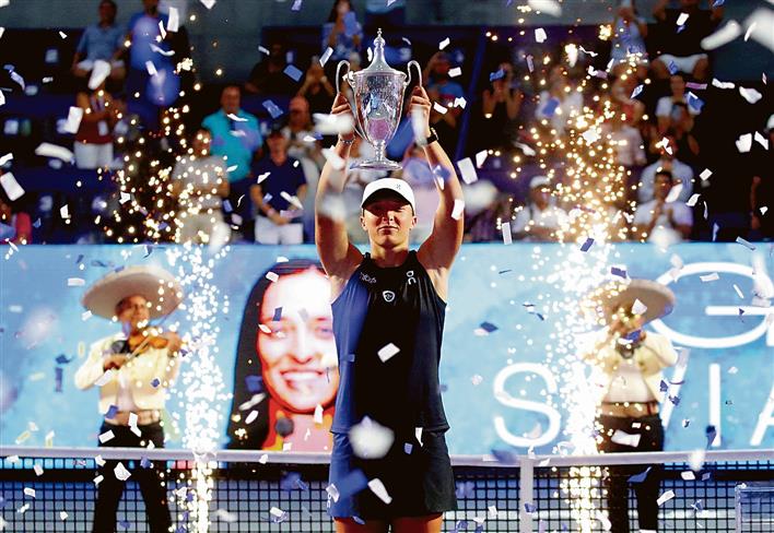 1ga Swiatek: Swiatek wins WTA Finals, regains world No. 1 ranking