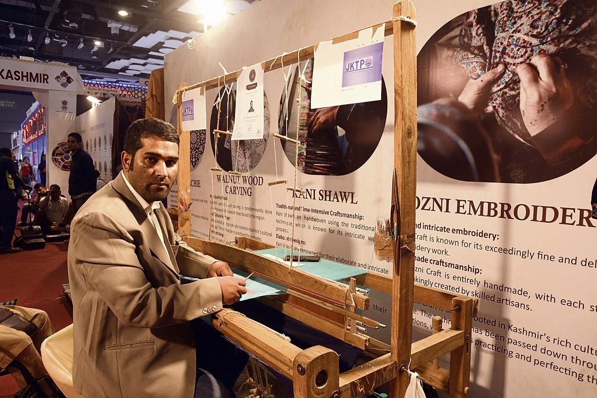 Kani, Sozni shawls to feature in int'l trade fair
