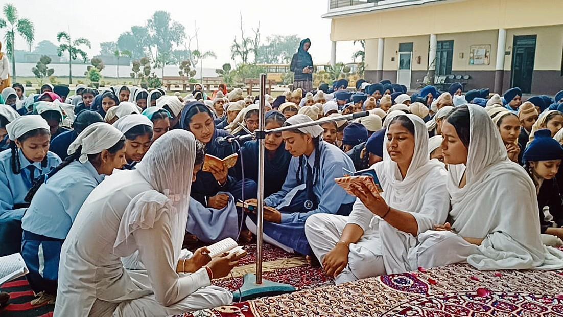 Prayers, rituals mark Guru Nanak’s birth anniversary