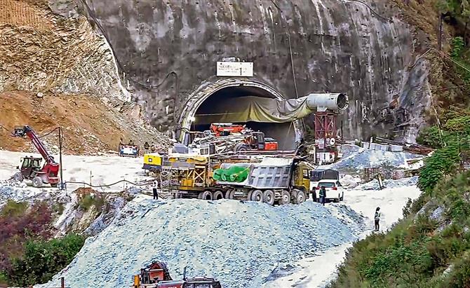 Uttarakhand tunnel collapse: New machine speeds up drilling, raises hopes
