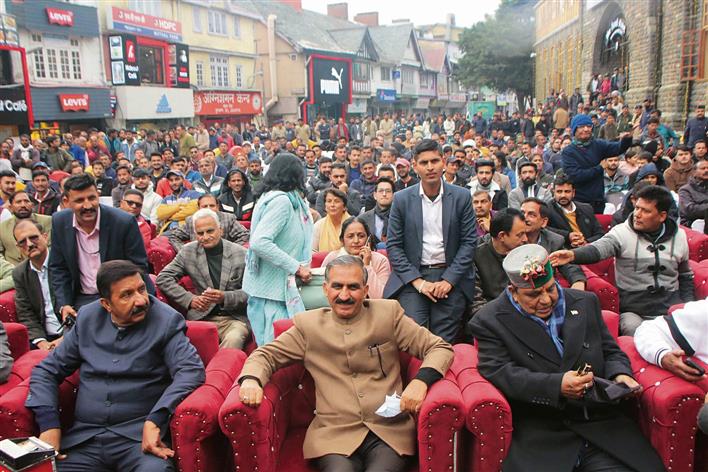 CM joins citizens to watch World Cup final