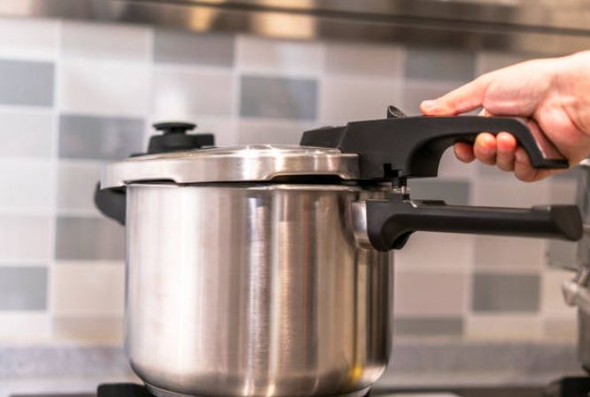 Who's liable for selling non-ISI marked pressure cookers