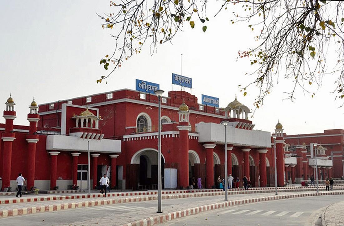 Pvt firm hired to run cloak room at Amritsar rly station after e-auction