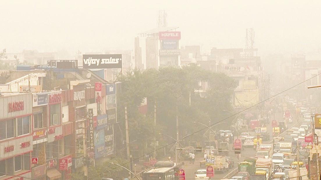 Air quality 'severe' in Gurugram, Faridabad, govt yet to decide on closure of schools