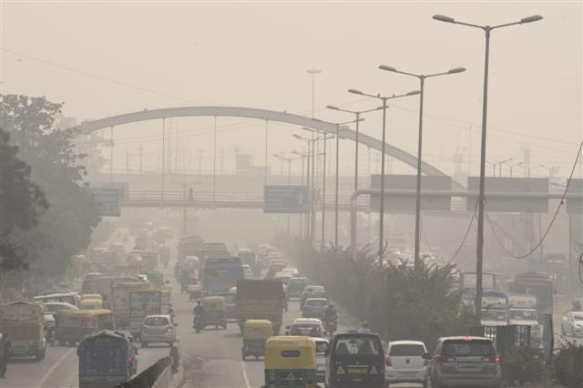 Odd-even car scheme to be back in Delhi a day after Diwali; air quality still 'severe'