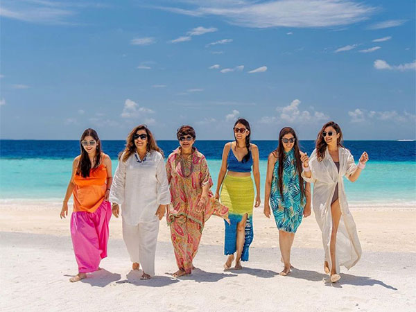 Parineeti Chopra's shares pictures with mom, mom-in-law from her Maldives vacation