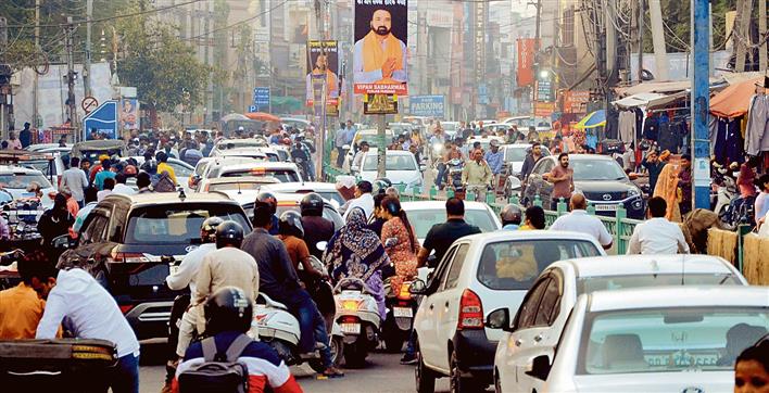 Festive rush, repair works lead to chaos on Jalandhar roads