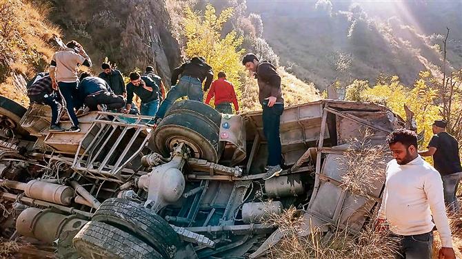 39 dead, 17 injured as bus rolls down 300-foot gorge in Doda
