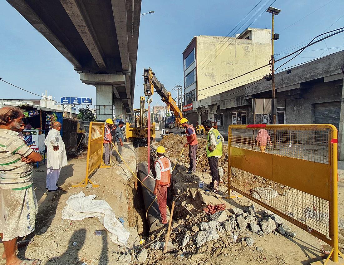 Ongoing work on Batala road in Amritsar disrupts movement of traffic ...